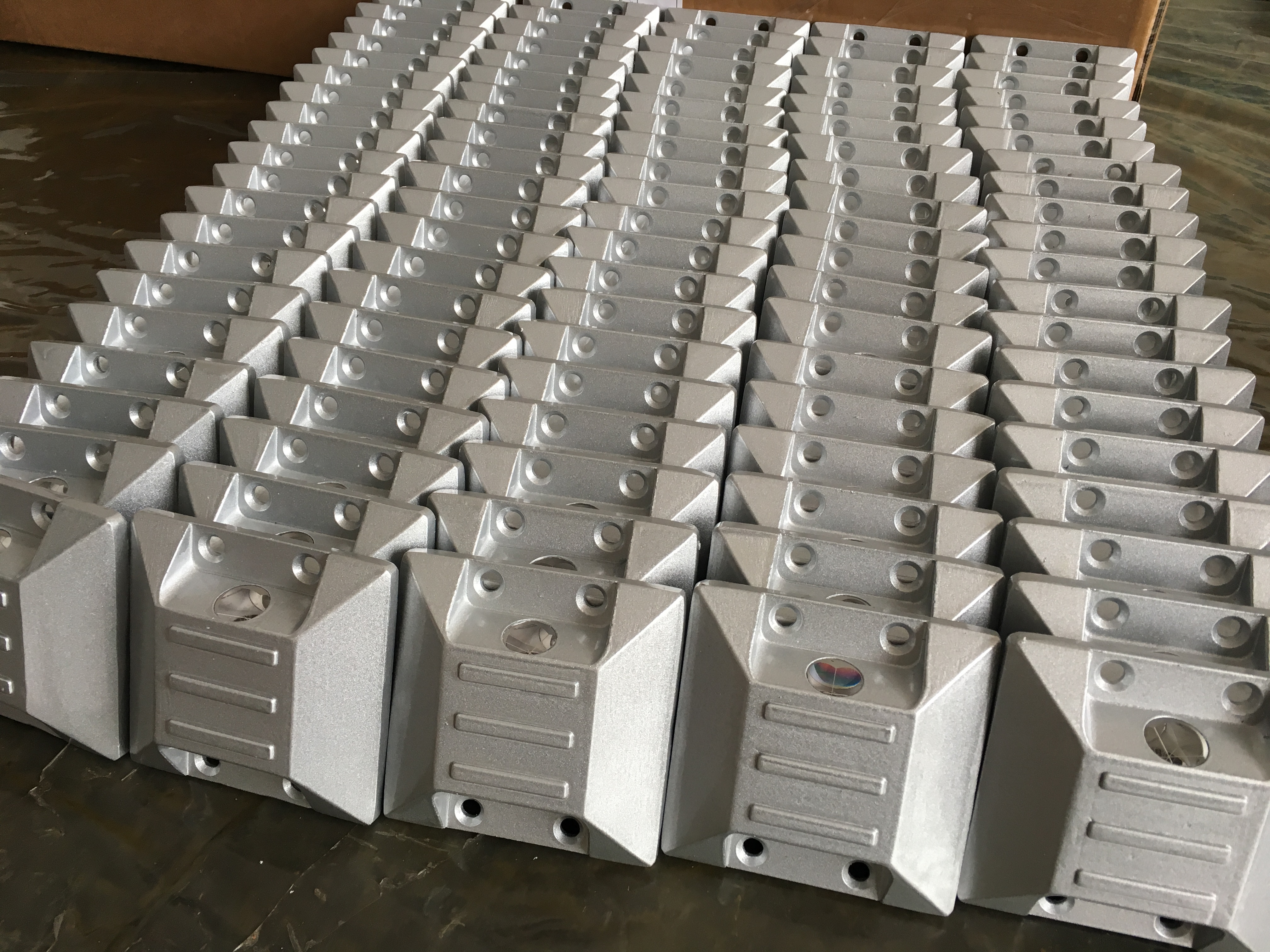 Square Monitoring Prism Street-Mountable Building Monitoring Prism System Catseye Prism(5)
